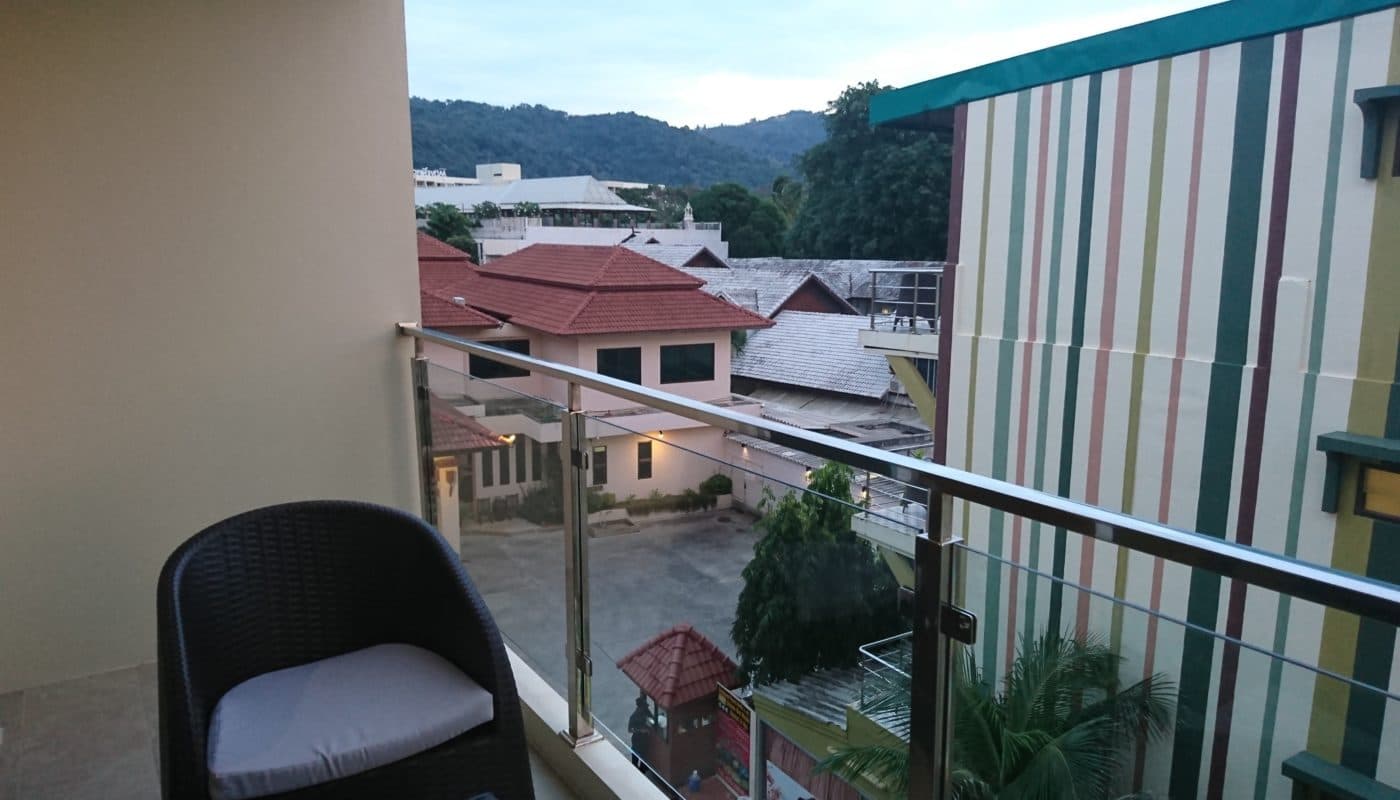 Deluxe Room with Partial Sea View
